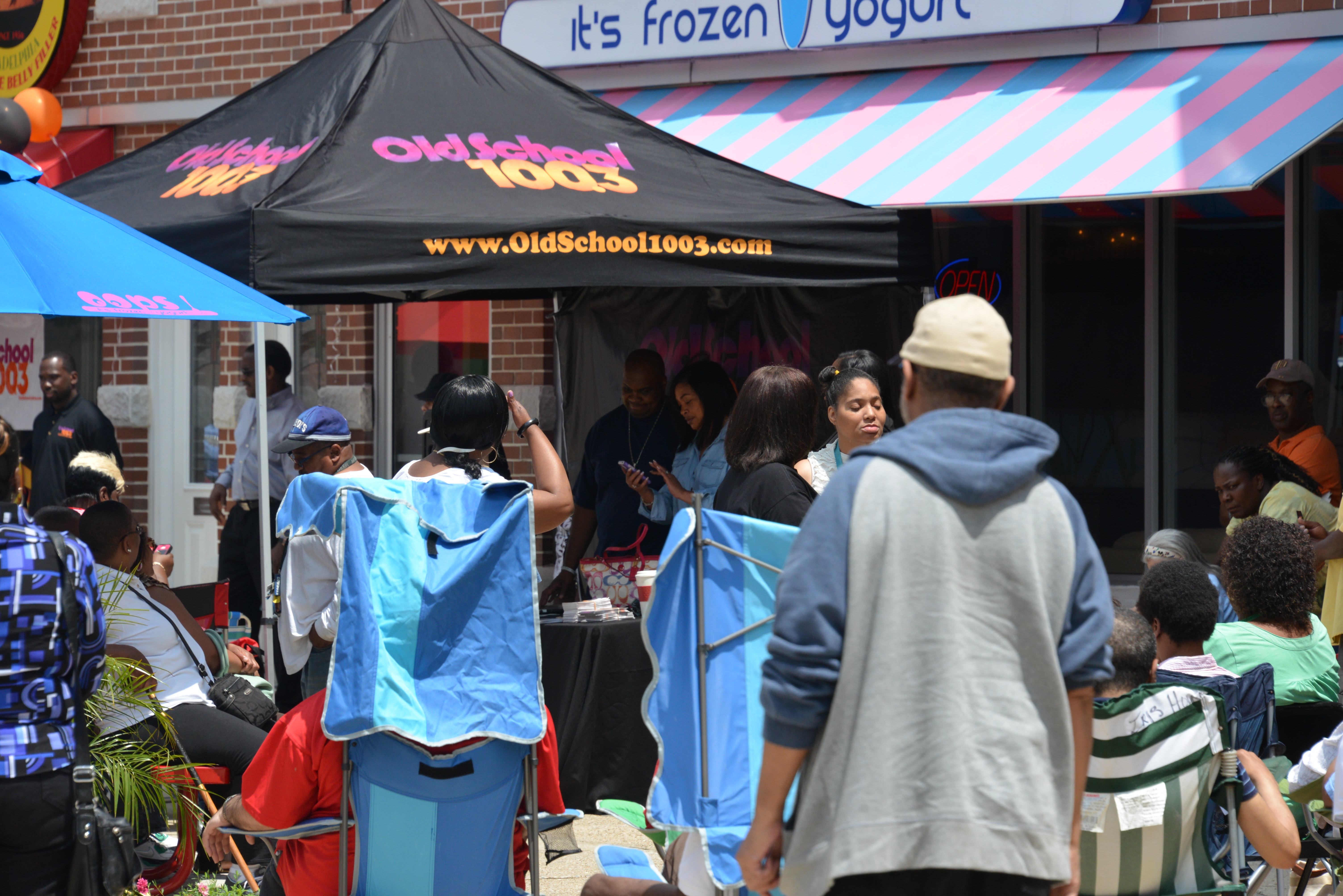 Free Lunch Fridays at Larry's Steaks