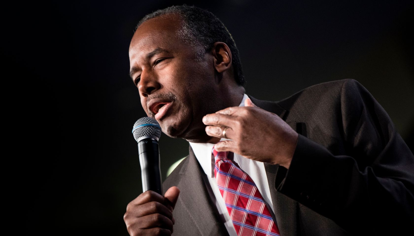 US-POLITICS-HUD-CARSON