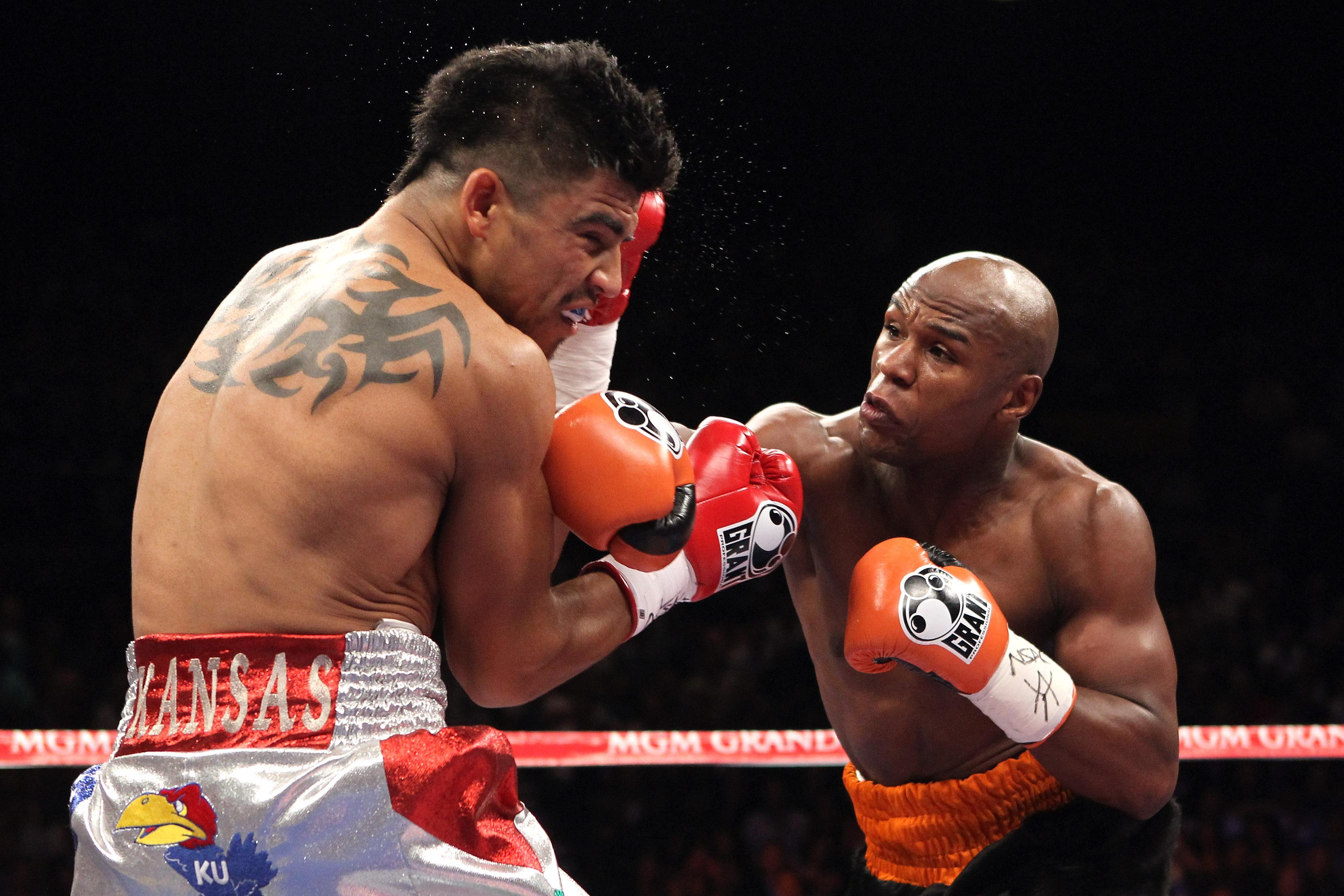 Floyd Mayweather Jr. v Victor Ortiz