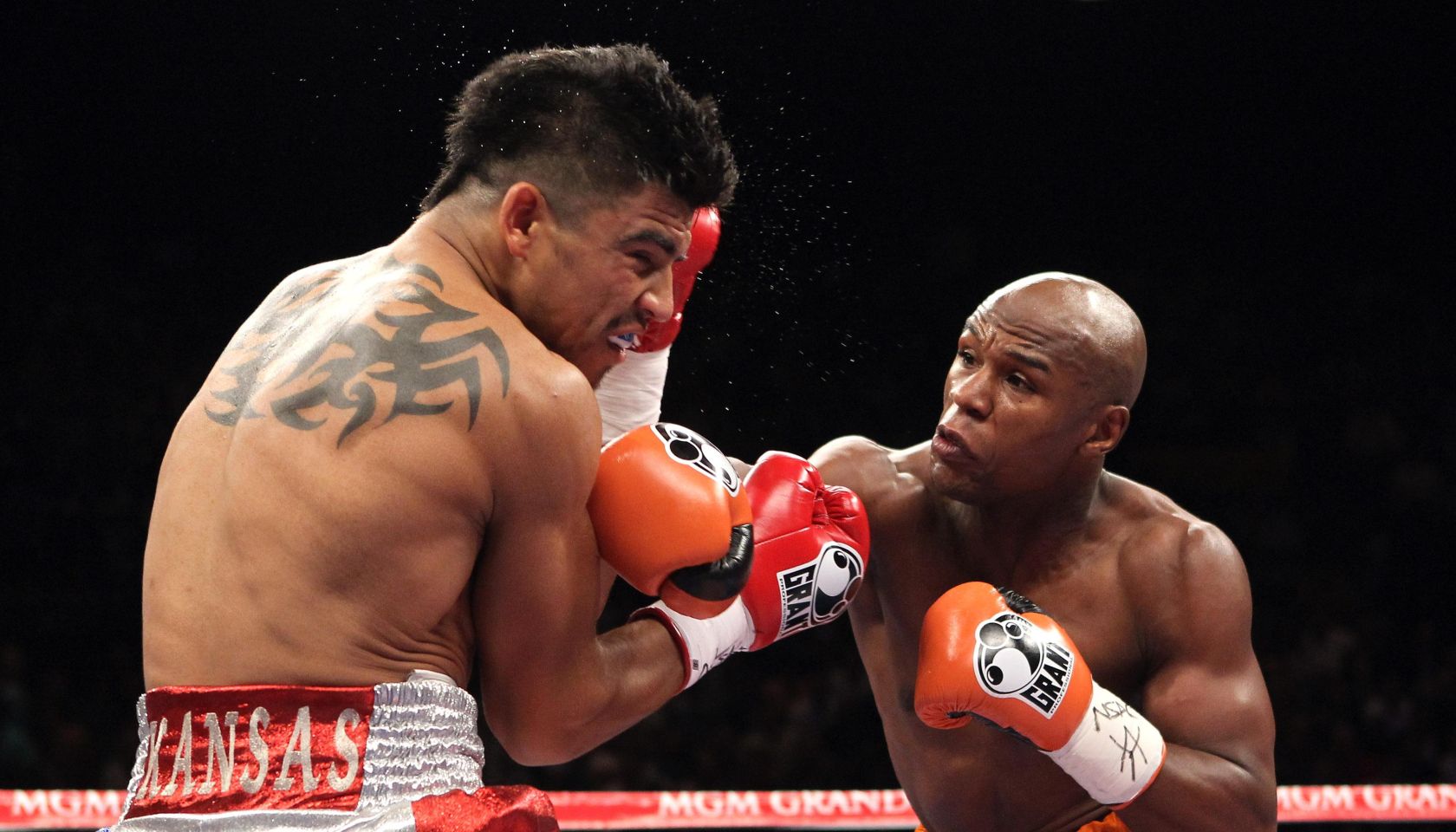 Floyd Mayweather Jr. v Victor Ortiz